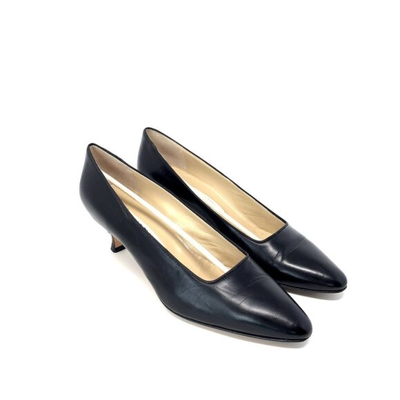 MANOLO BLAHNIK Size 38 Black Leather Kitten Heel Pumps Almond Toe Classic - Picture 1 of 11